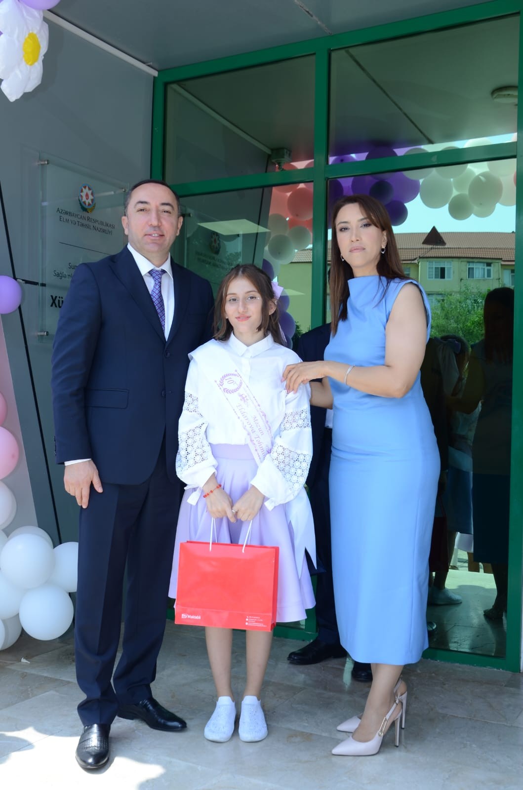 Sumqayıt Bələdiyyəsi "Məzun Günü"ndə onları da unutmadı - FOTOLAR